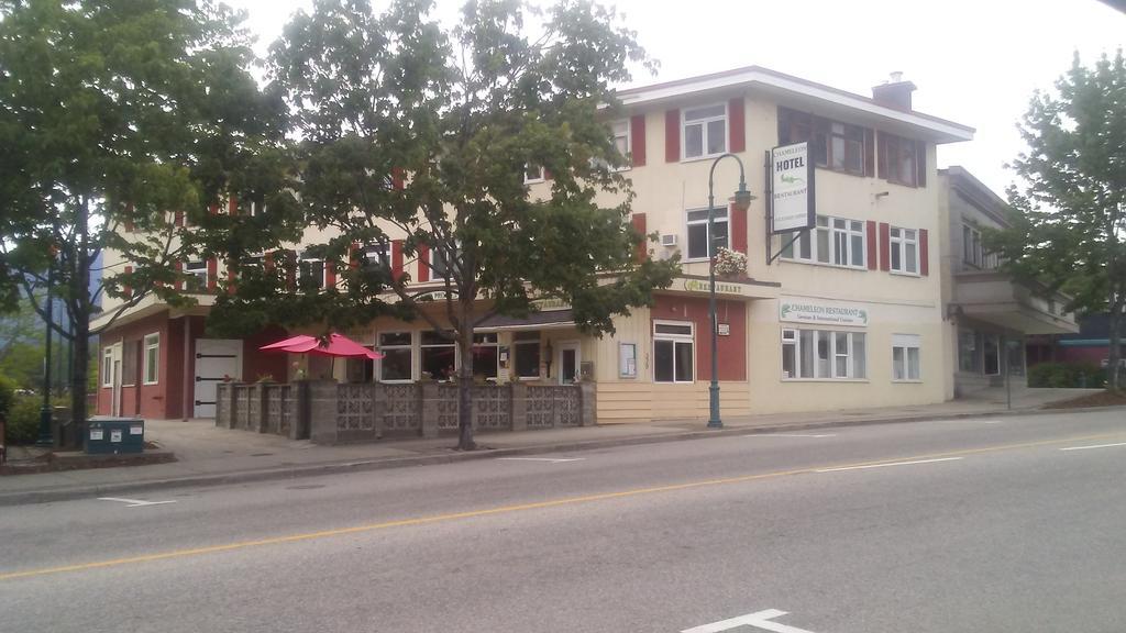 Chameleon Hotel Castlegar Exterior photo