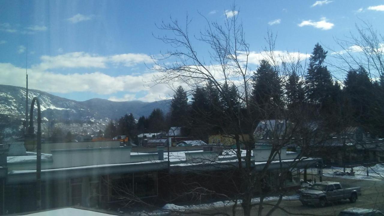 Chameleon Hotel Castlegar Exterior photo